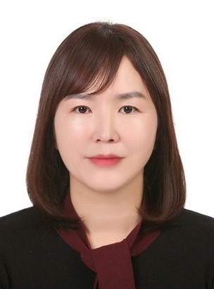 최진경 교수 증명사진